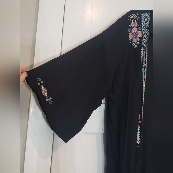 American Eagle Kimono Cardigan Floral Embroidery Medium Black Aztec Southwestern - Picture 10 of 14